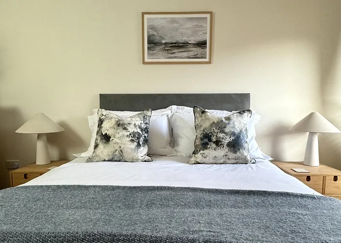 Island View - Spacious Two Bedroom Oban Apartment With Sea Views